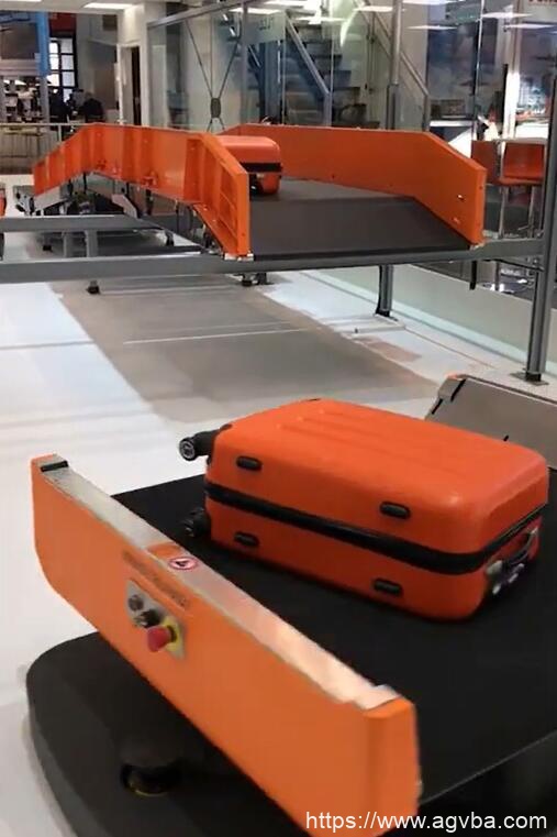 AGV吧-agv小车：AGV机场运输行李箱实例